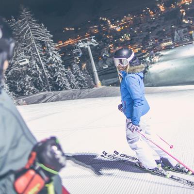 Skifahren im Flutlicht