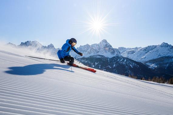 Sciare con il sole noleggio sci incluso